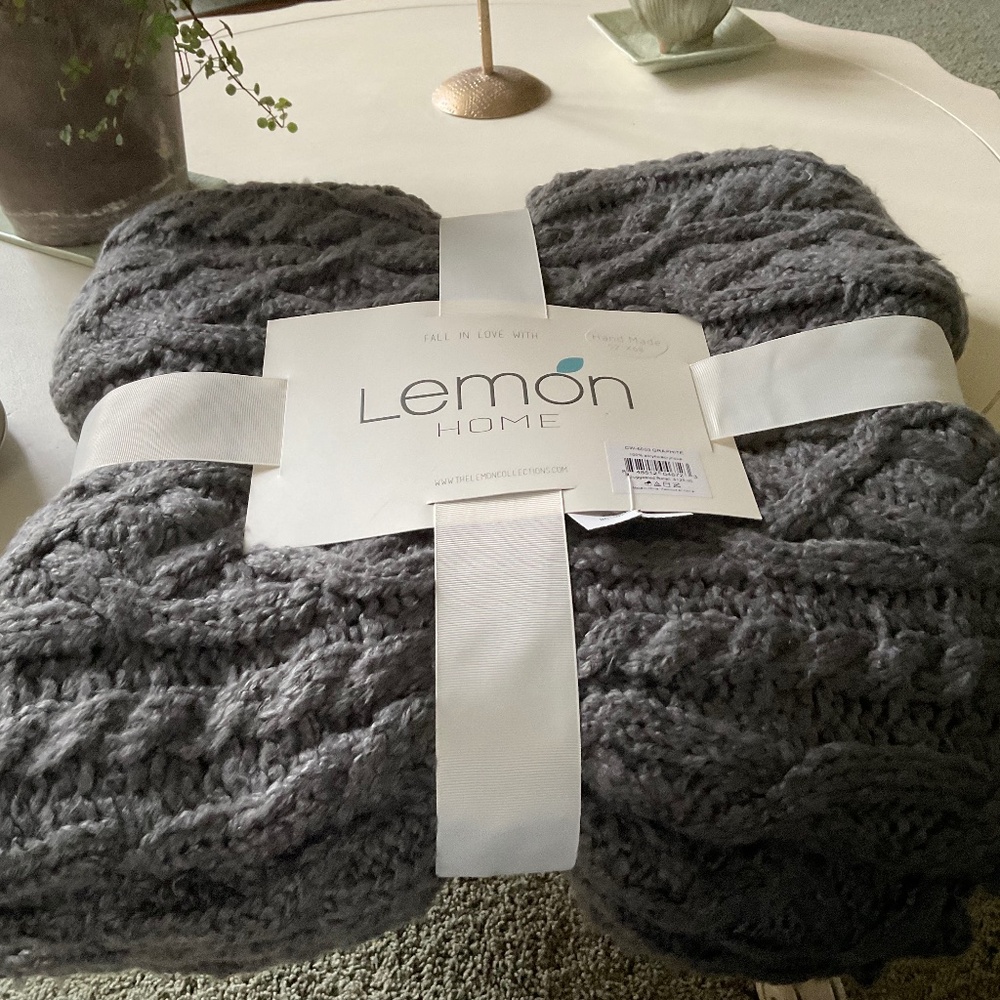 Lemon Charcoal Throw, Size 52” x 68”